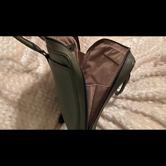 Men’s Pebbled Leather Metropolitan Slim Briefcase - Picture 6 of 7